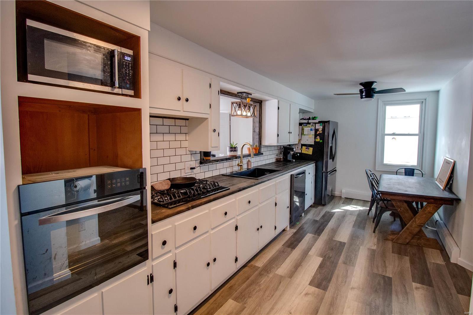 426 Pine Carrollton, IL 62016 - Photo 11 of 29