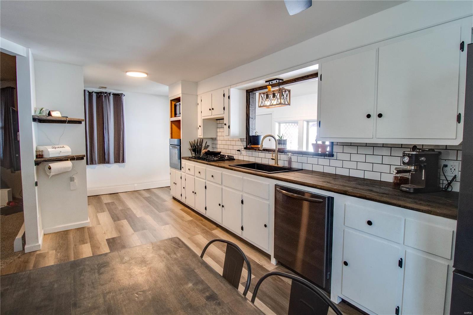 426 Pine Carrollton, IL 62016 - Photo 12 of 29