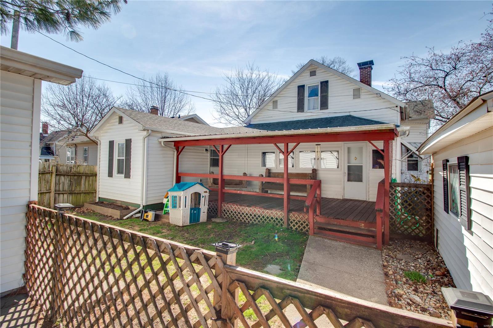 426 Pine Carrollton, IL 62016 - Photo 23 of 29