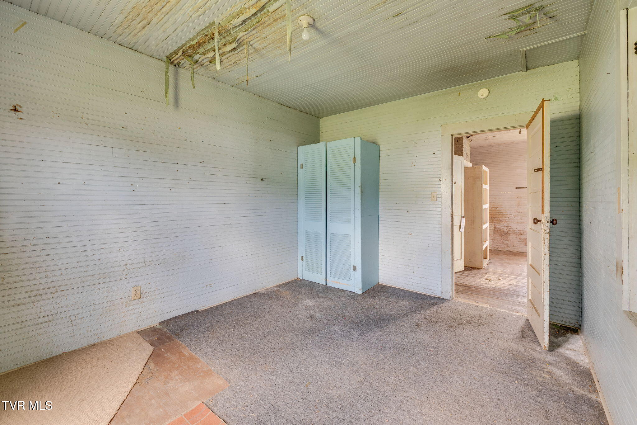 400 Riverside Drive Unicoi, TN 37692 - Photo 20 of 33 019