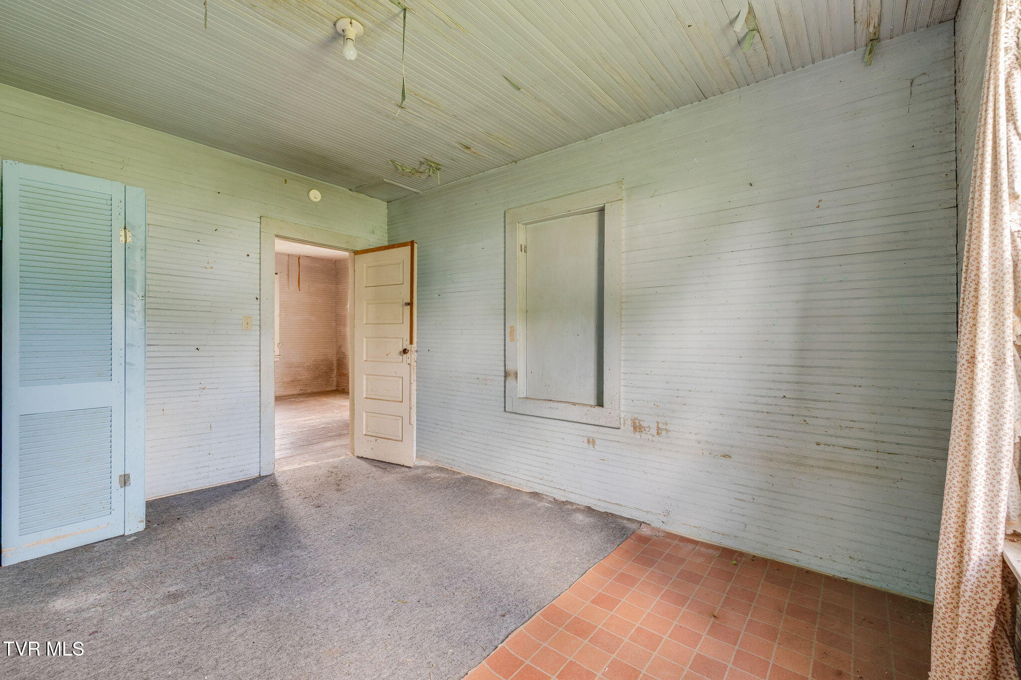 400 Riverside Drive Unicoi, TN 37692 - Photo 21 of 33 020