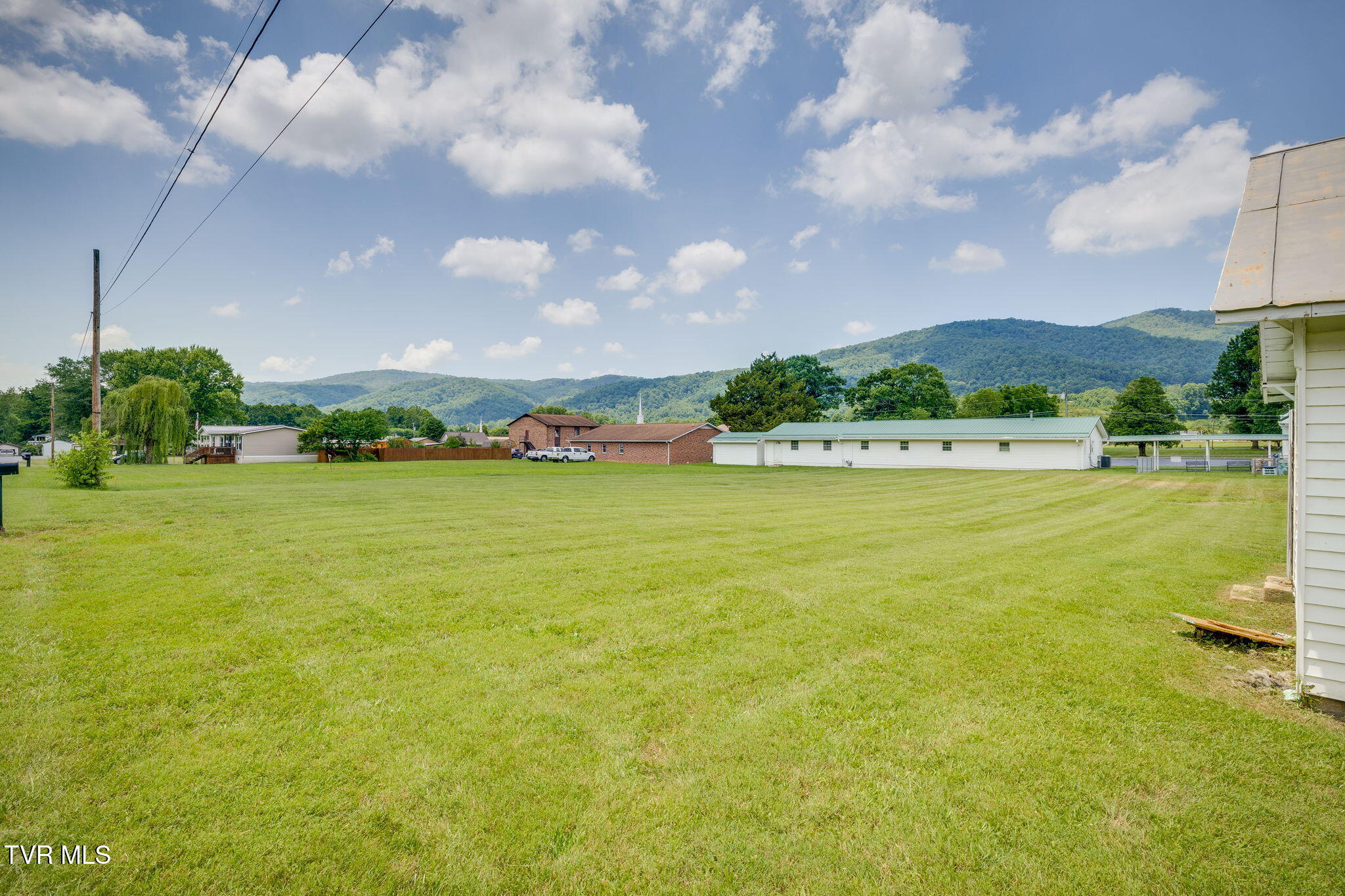 400 Riverside Drive Unicoi, TN 37692 - Photo 22 of 33 021