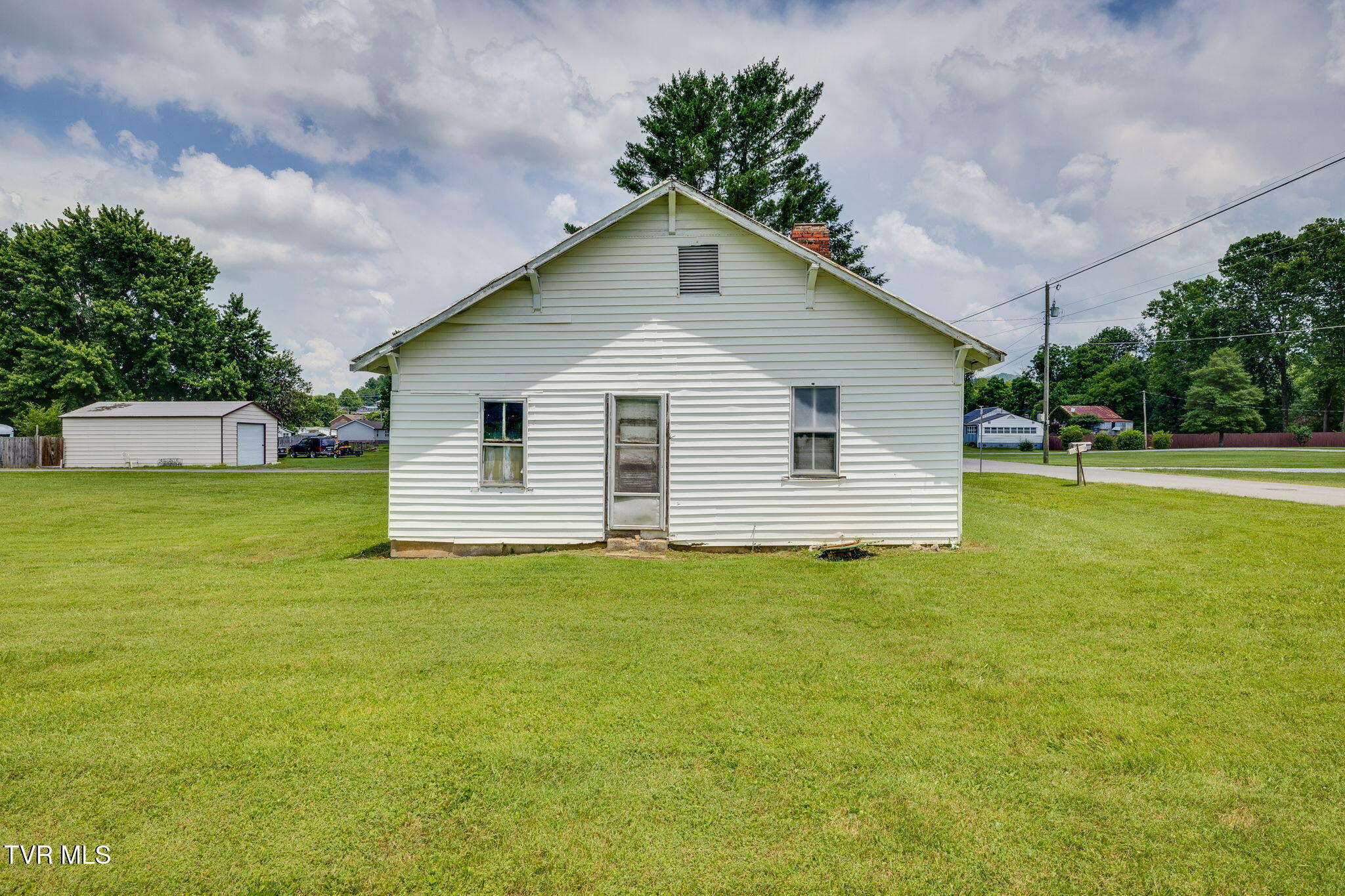 400 Riverside Drive Unicoi, TN 37692 - Photo 24 of 33 023