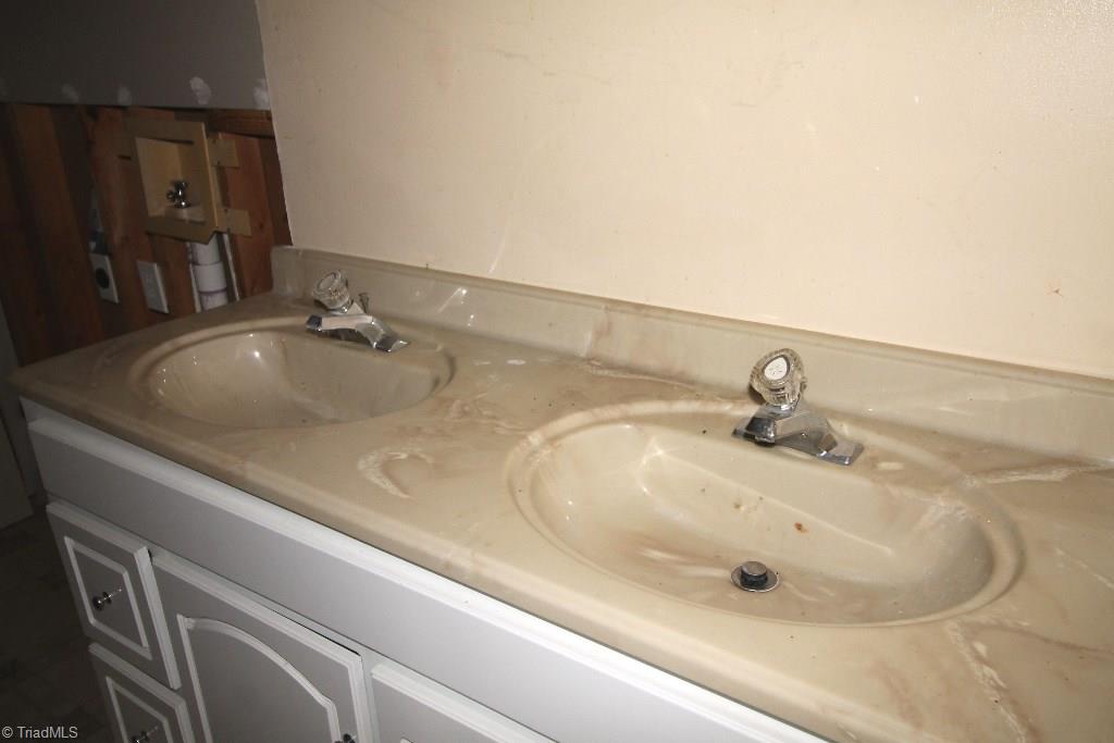 823 Hendrix Street High Point, NC 27260 - Photo 10 of 15 Gallery Image 10