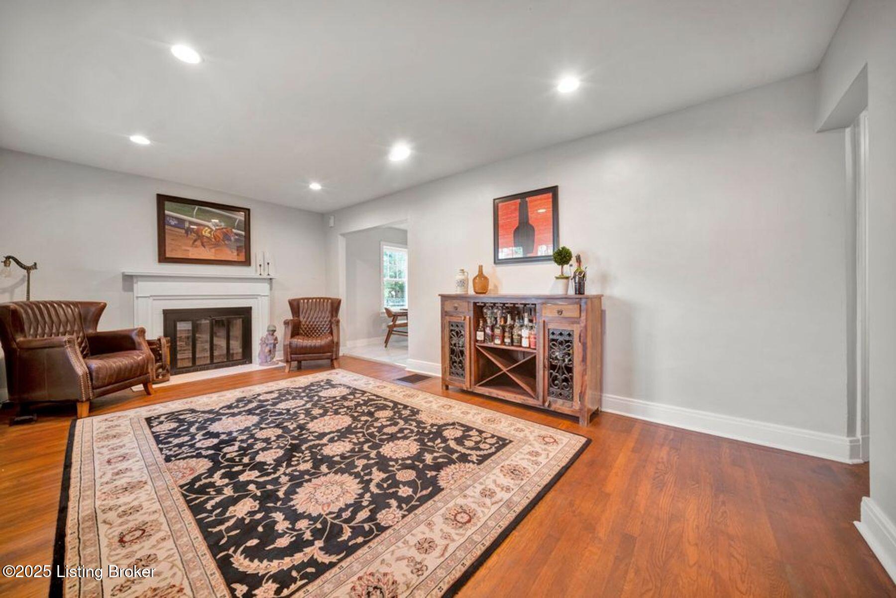 303 Oread Road Louisville, KY 40207 - Photo 7 of 73 photo_online_006