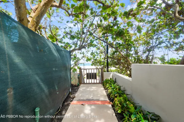 $25,000 | 2335 South Ocean Boulevard, Unit C9, Palm Beach, FL 33480