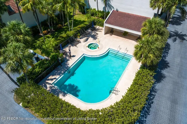 $28,500 | 2335 South Ocean Boulevard, Unit C9, Palm Beach, FL 33480