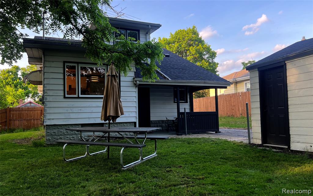 2613 Flushing Road Flint, MI 48504 - Photo 23 of 33