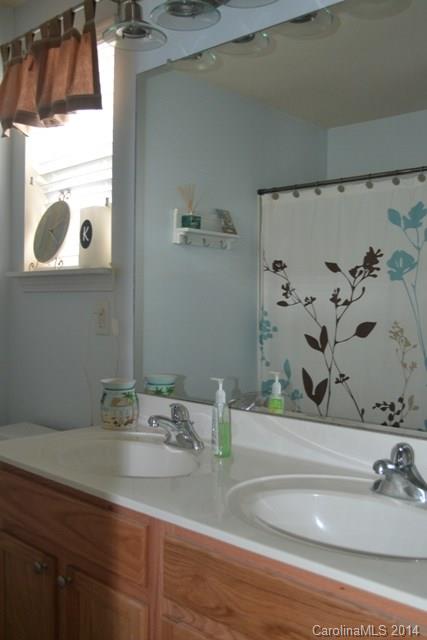 1581 Maypine Commons Way Rock Hill, SC 29732 - Photo 7 of 10