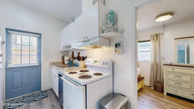 $899,000 | 701 South Orlando Avenue, Cocoa Beach, FL 32931