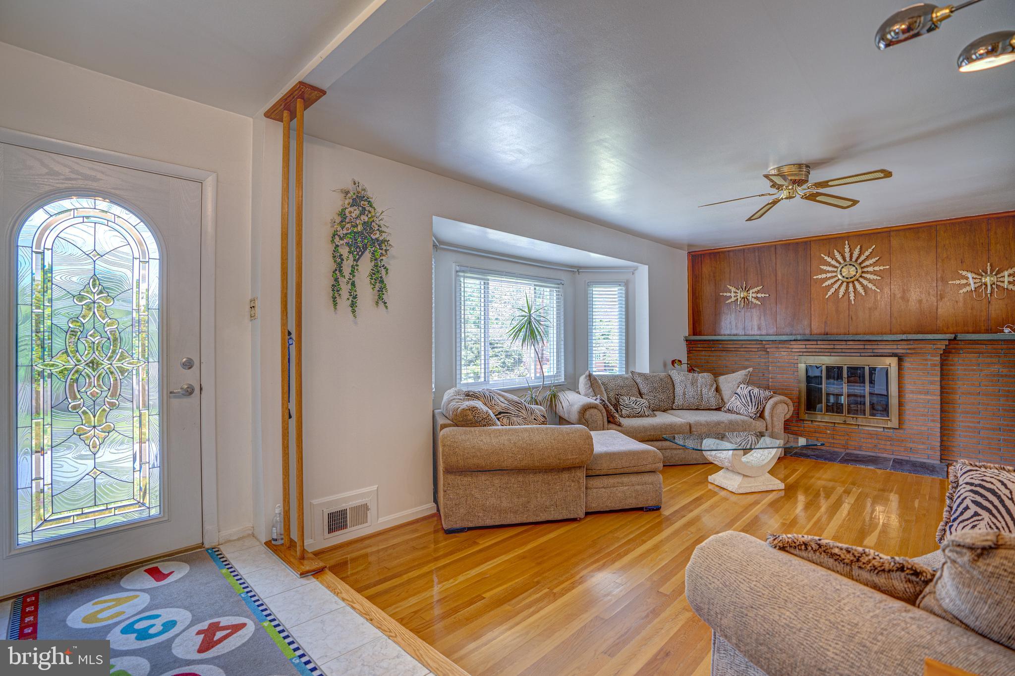 907 Tracy Drive Silver Spring, MD 20904 - Photo 4 of 27