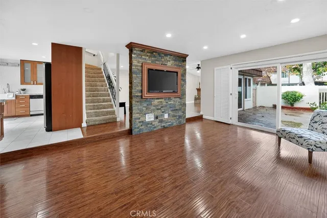 $695,000 | 22238 James Alan Circle, Unit 4, Chatsworth, CA 91311