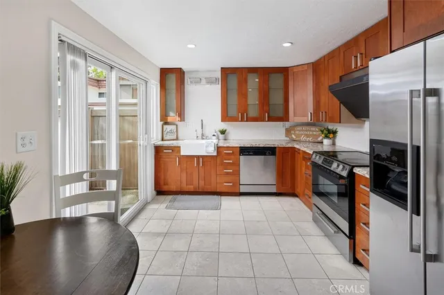 $695,000 | 22238 James Alan Circle, Unit 4, Chatsworth, CA 91311