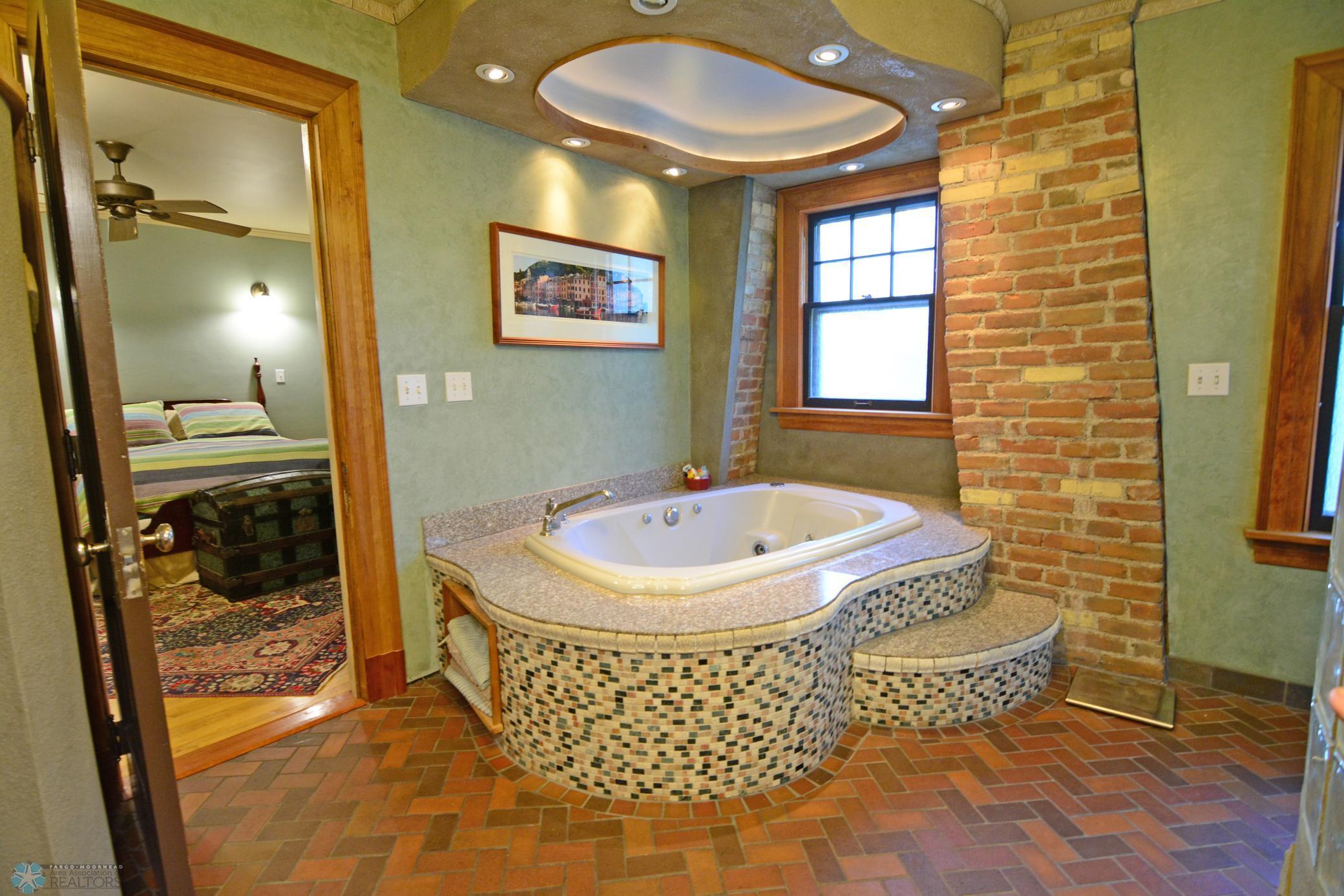 505 8th Street South Fargo, ND 58103 - Photo 24 of 36