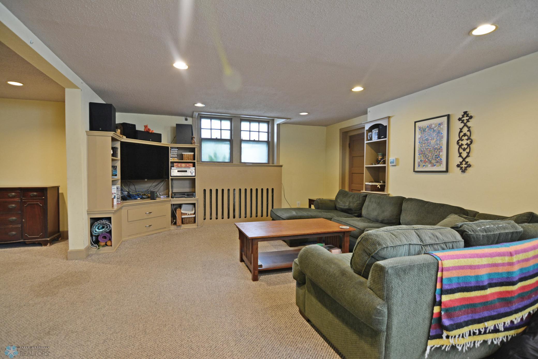 505 8th Street South Fargo, ND 58103 - Photo 29 of 36