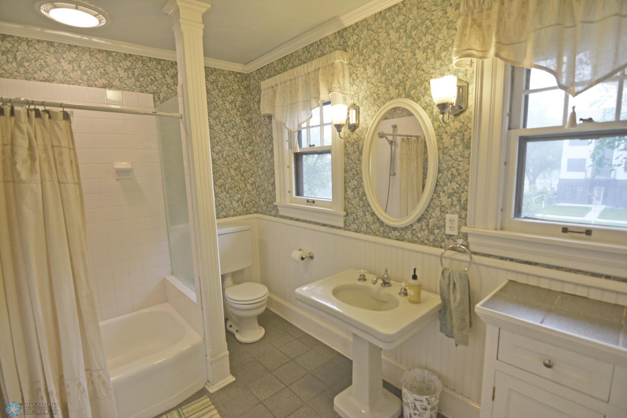 505 8th Street South Fargo, ND 58103 - Photo 31 of 36