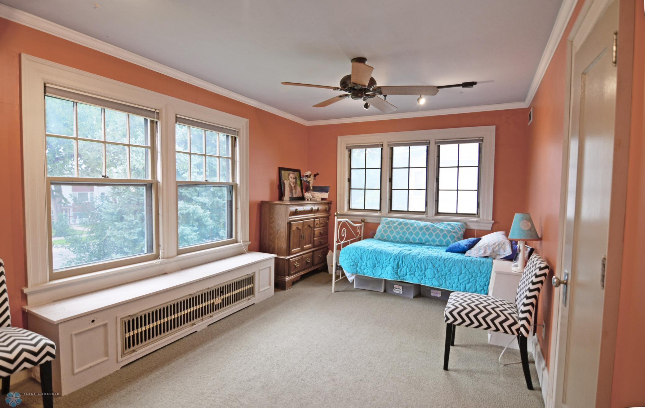 505 8th Street South Fargo, ND 58103 - Photo 10 of 36