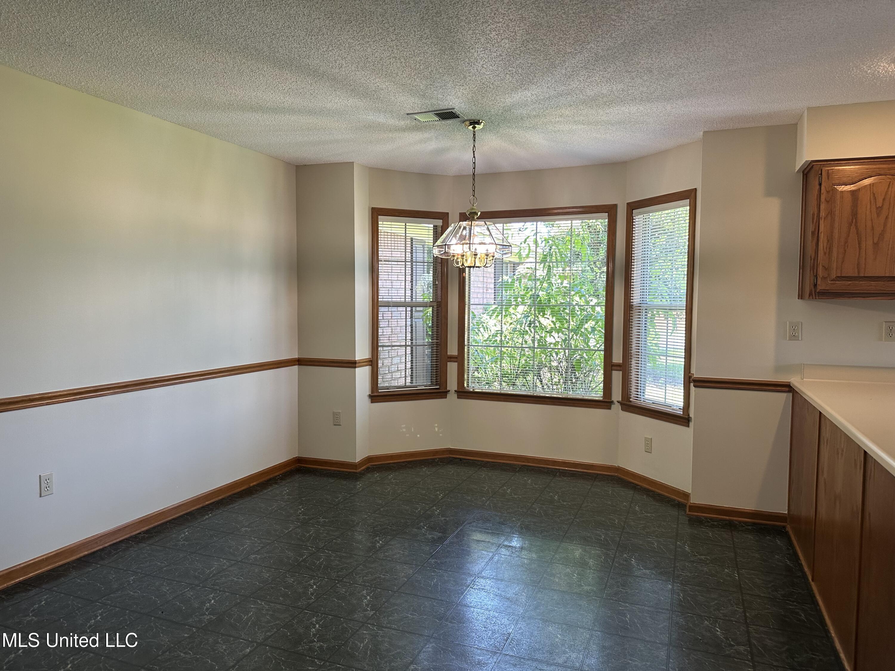 6705 Craft Road Olive Branch, MS 38654 - Photo 8 of 15 IMG_9211