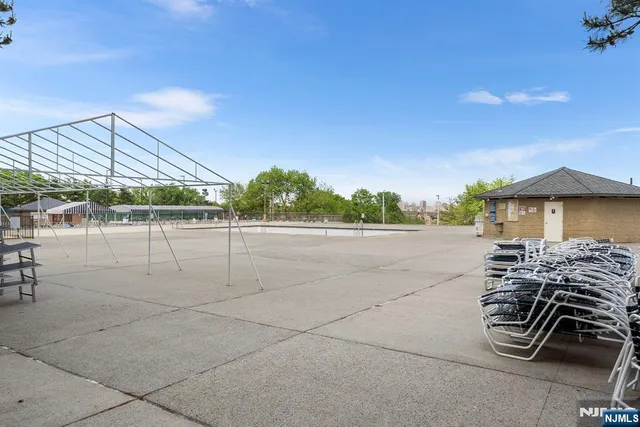 $520,000 | 200 Winston Drive, Unit 2907, Cliffside Park, NJ 07010