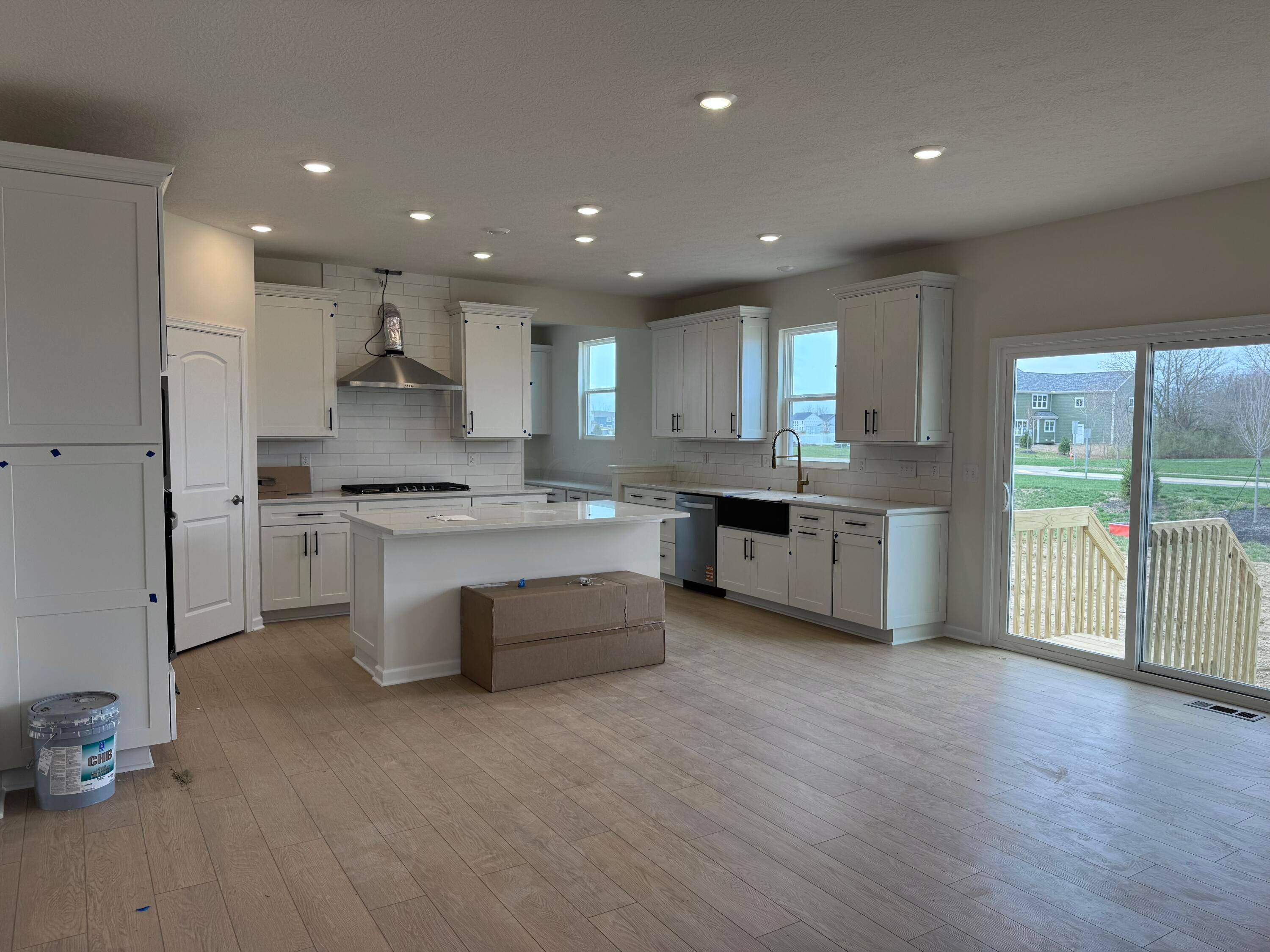 30 Shadow Oak Loop, Unit LOT 14043 Delaware, OH 43015 - Photo 47 of 81 Kitchen / Eating Space