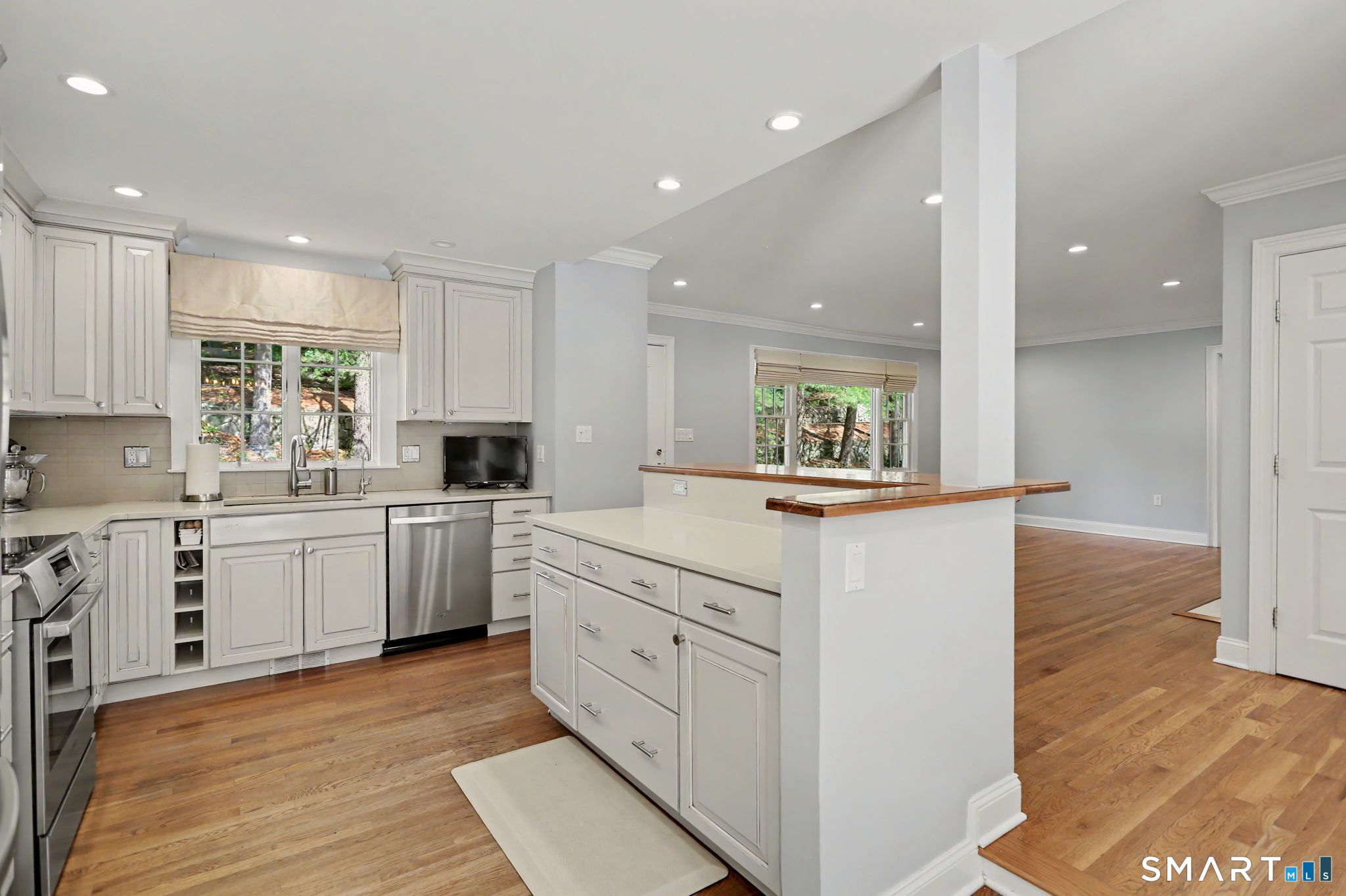 25 Sunset Hill Road Wilton, CT 06897 - Photo 5 of 33