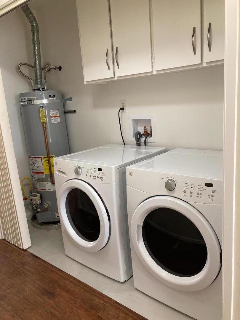 1010 Bryant Way, Unit E Sunnyvale, CA 94087 - Photo 10 of 13 a utility room with dryer and washer