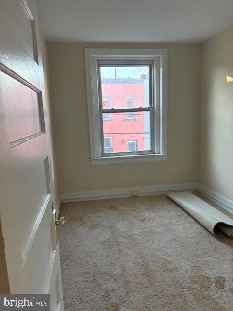 231 P Street Northwest Washington, DC 20001 - Photo 6 of 10 an empty room with a window