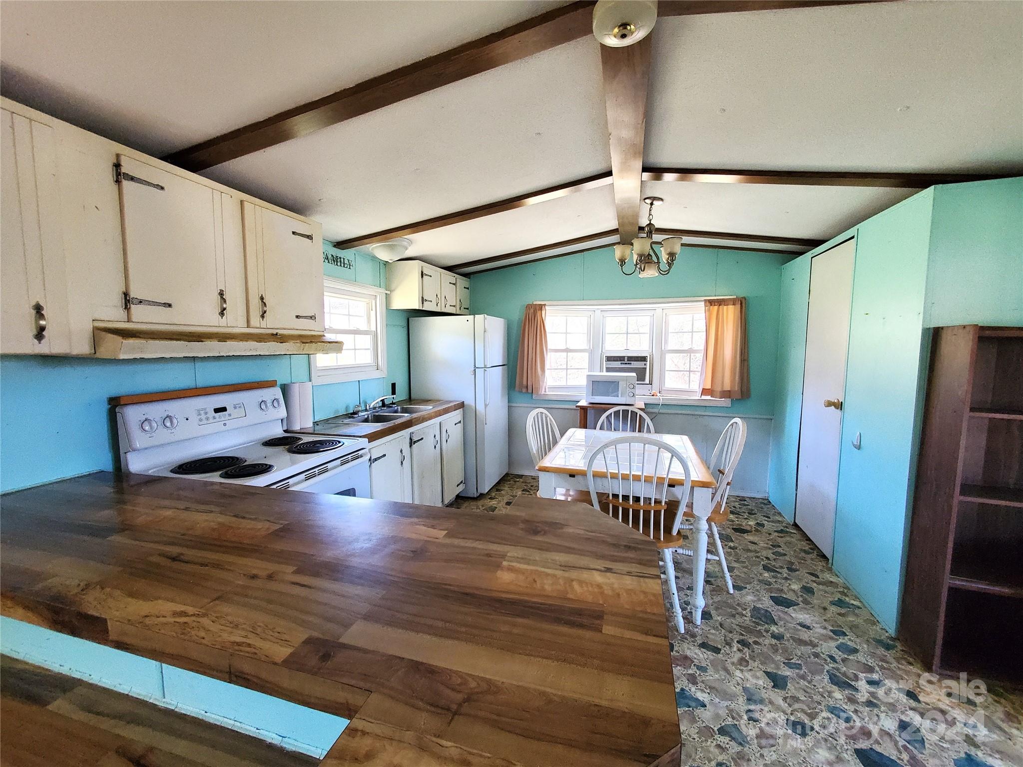 57 Paul Ridge Road Newland, NC 28657 - Photo 11 of 48 Gallery Image 11