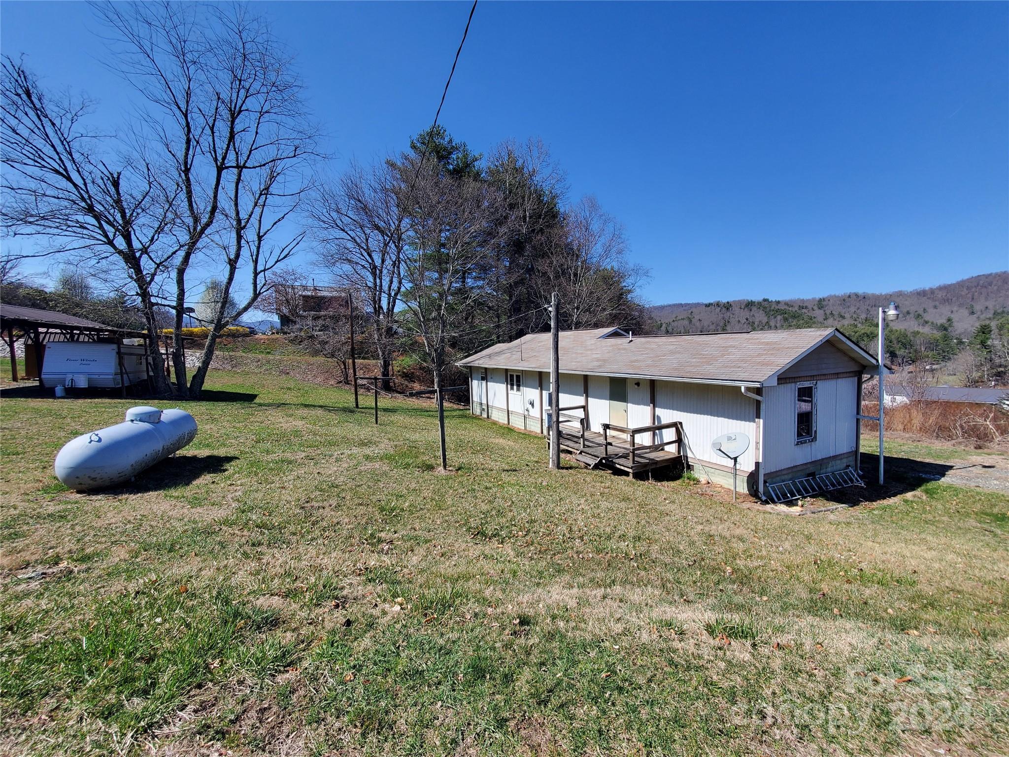 57 Paul Ridge Road Newland, NC 28657 - Photo 17 of 48 Gallery Image 17