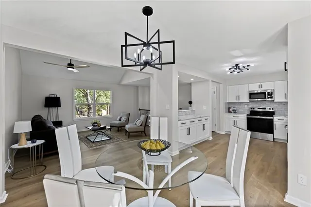 $360,000 | 11005 Northwest Walnut Creek Drive, Kansas City, MO 64152