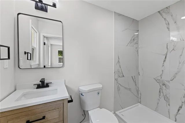 $360,000 | 11005 Northwest Walnut Creek Drive, Kansas City, MO 64152