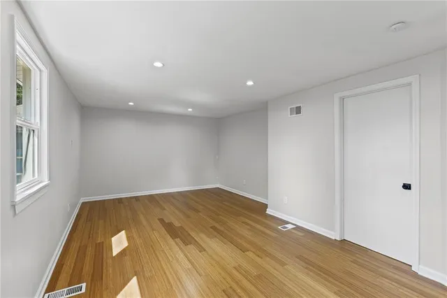 $360,000 | 11005 Northwest Walnut Creek Drive, Kansas City, MO 64152