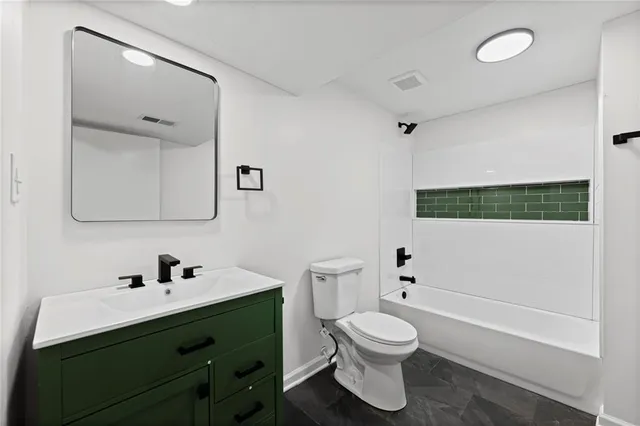 $360,000 | 11005 Northwest Walnut Creek Drive, Kansas City, MO 64152