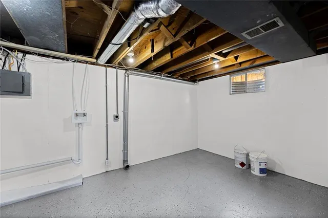 $360,000 | 11005 Northwest Walnut Creek Drive, Kansas City, MO 64152