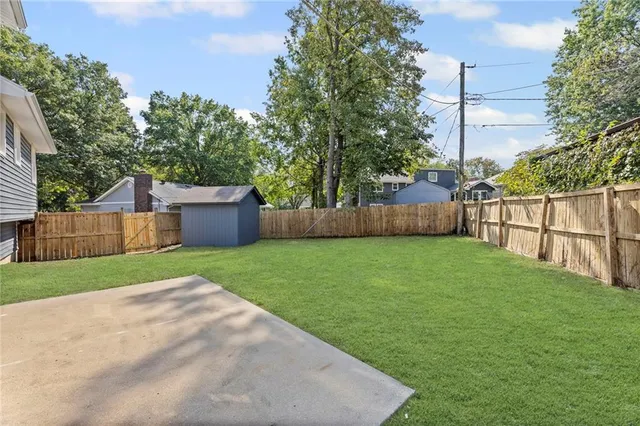 $360,000 | 11005 Northwest Walnut Creek Drive, Kansas City, MO 64152