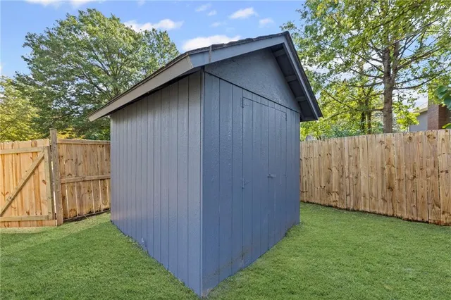 $360,000 | 11005 Northwest Walnut Creek Drive, Kansas City, MO 64152