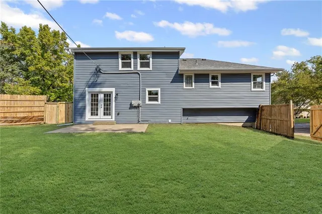 $360,000 | 11005 Northwest Walnut Creek Drive, Kansas City, MO 64152