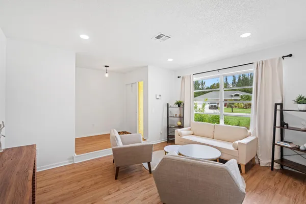 $4,000 | 1019 Larch Way, Wellington, FL 33414