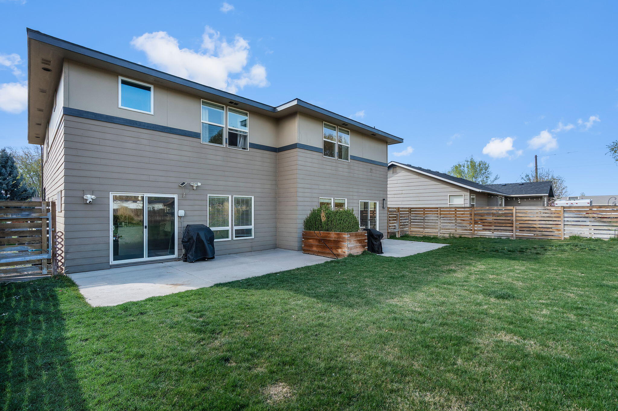 1726 Southwest 27th Street Redmond, OR 97756 - Photo 29 of 31 2026_04_09_1726_SW_27th_St_rdm-42