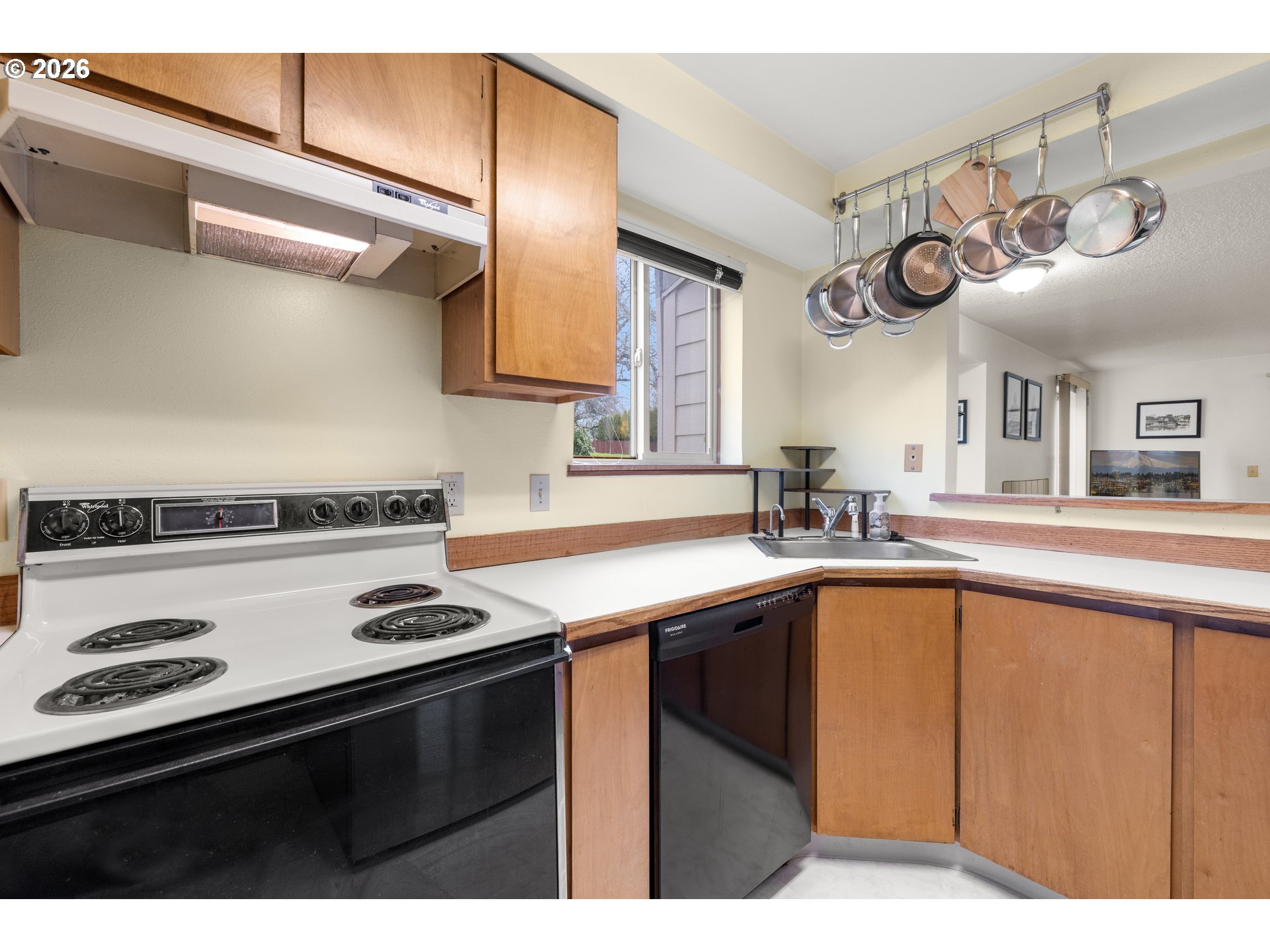 9910 Southwest Trapper Terrace Beaverton, OR 97008 - Photo 12 of 34
