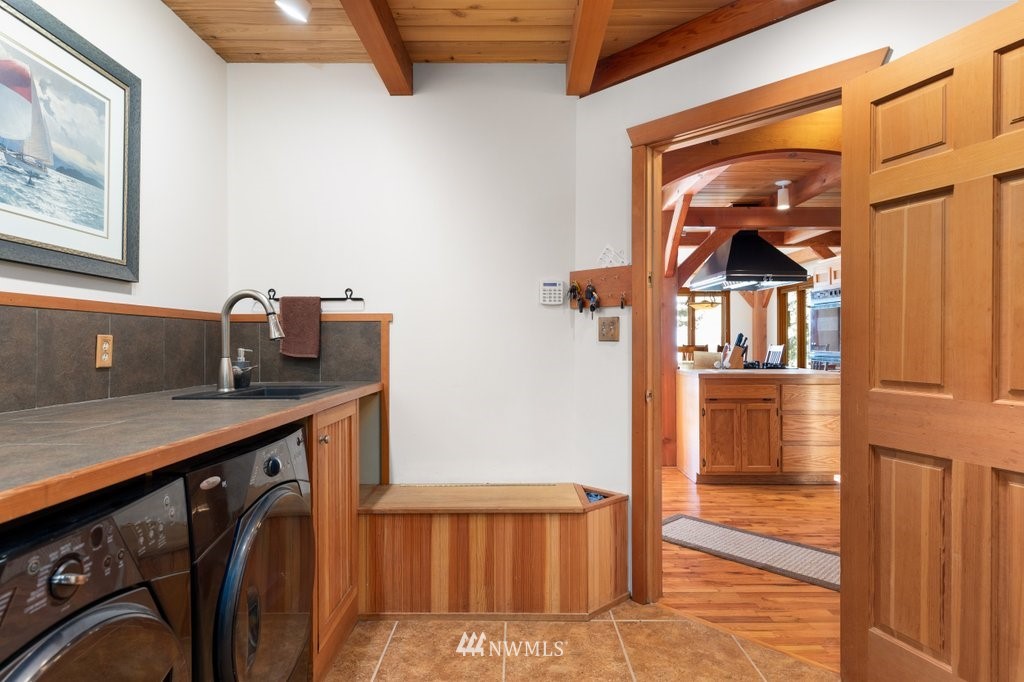 4884 Jones Road Oak Harbor, WA 98277 - Photo 12 of 40 Gallery Image 12