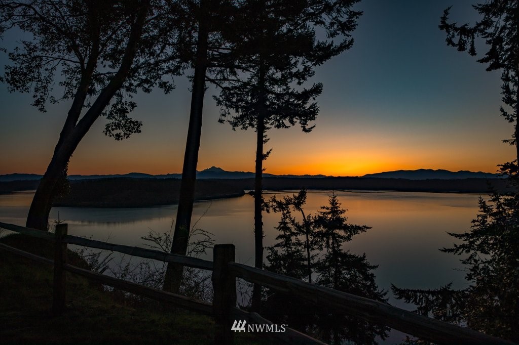 4884 Jones Road Oak Harbor, WA 98277 - Photo 4 of 40 Gallery Image 4