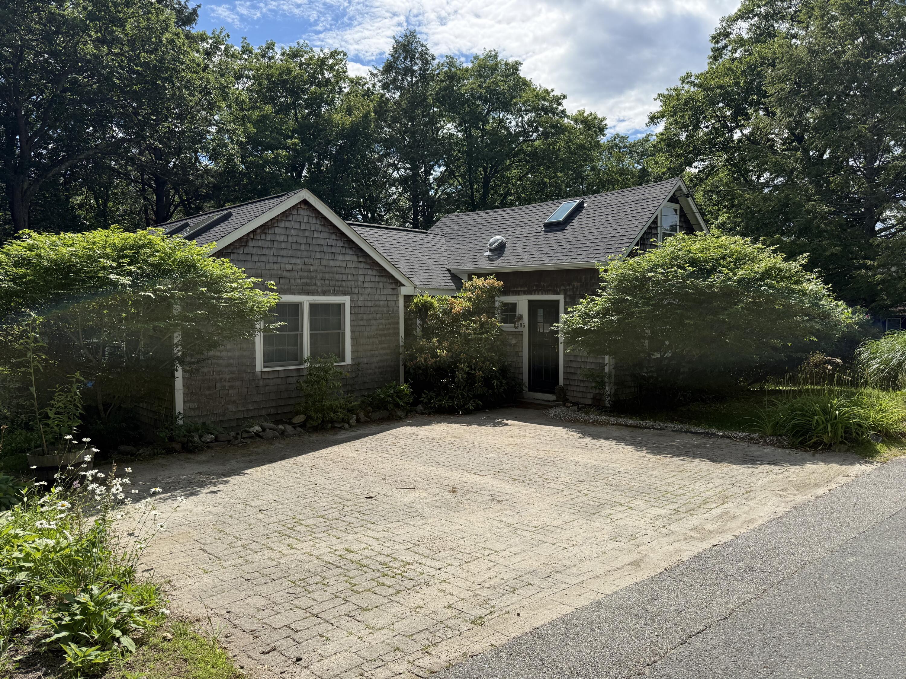 86 Underwood Road Falmouth, ME 04105 - Photo 1 of 6 Underwood Road