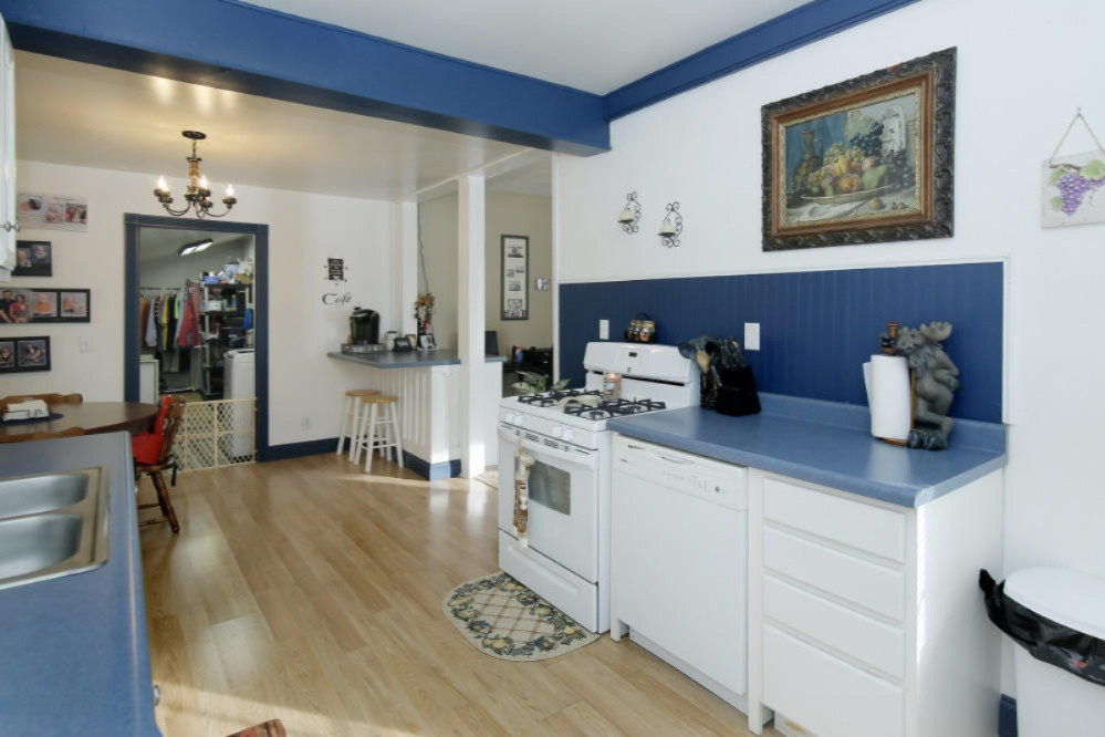 215 South Constantine Street Three Rivers, MI 49093 - Photo 8 of 20 14067375_07