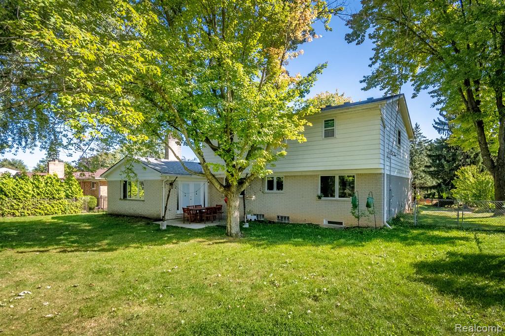 2180 Avoncrest Drive Rochester Hills, MI 48309 - Photo 39 of 46