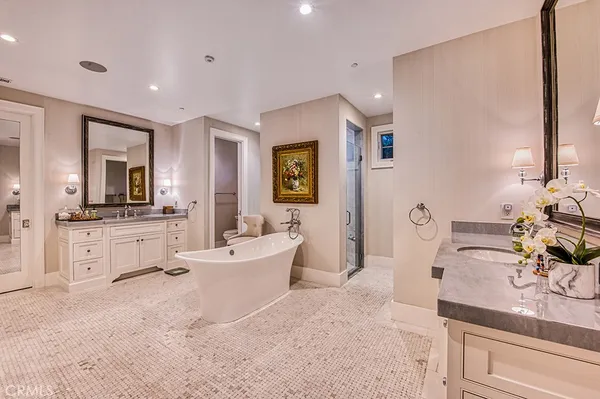 $7,559,000 | 712 K Thanga Drive, Corona del Mar, CA 92625