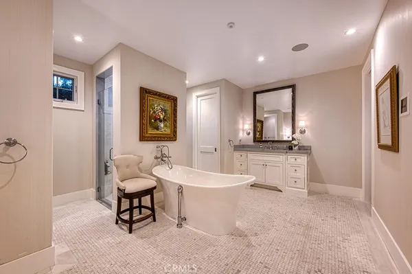 $7,559,000 | 712 K Thanga Drive, Corona del Mar, CA 92625
