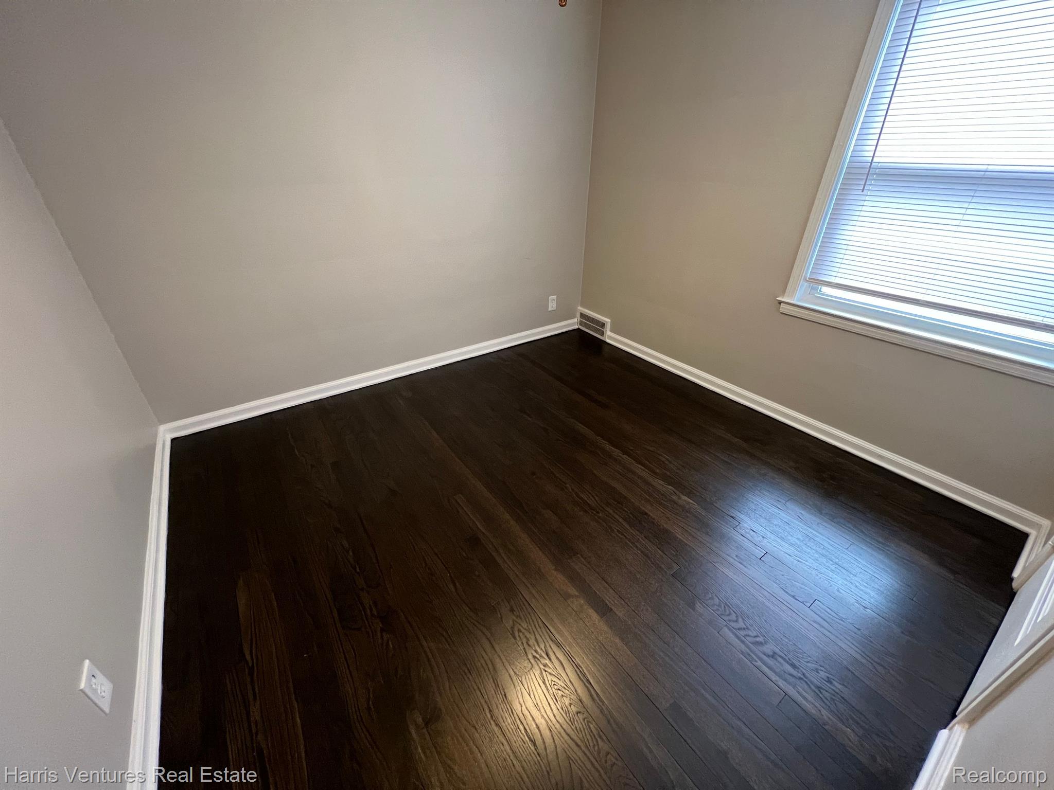 21730-34 Moross Road Grosse Pointe, MI 48236 - Photo 14 of 15 Bedroom #2