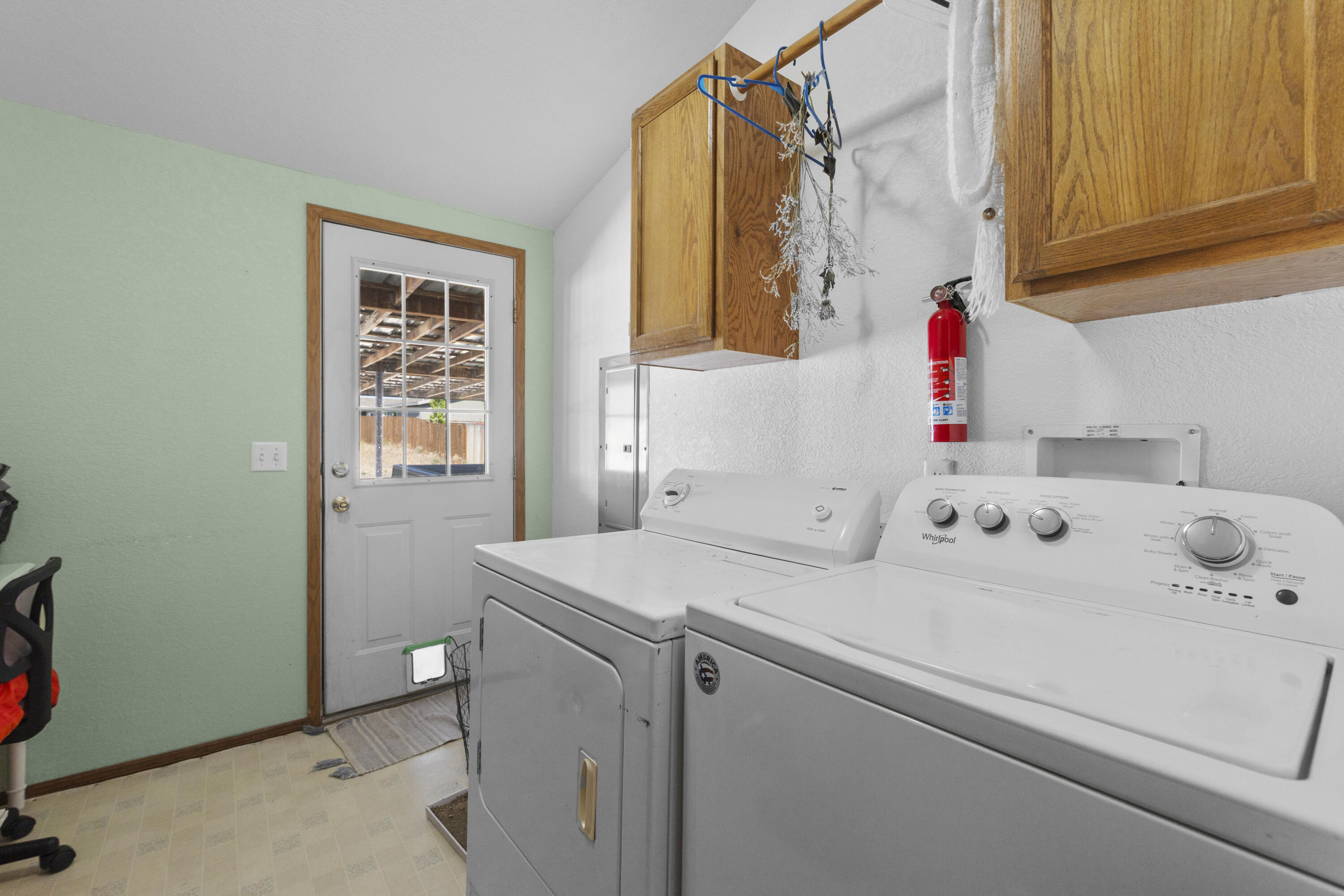 605 Southeast Kinkade Road Madras, OR 97741 - Photo 15 of 44 Laundry