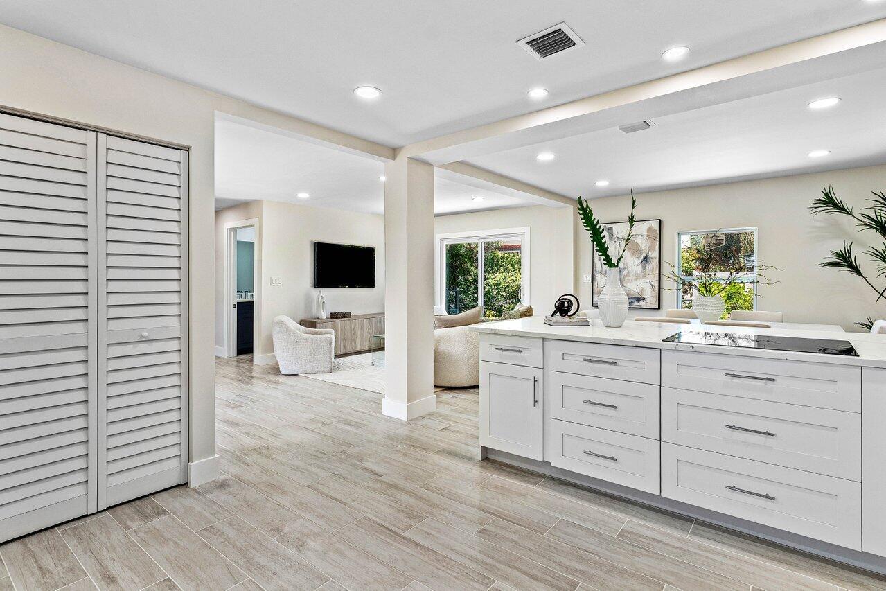 5497 North Ocean Boulevard Ocean Ridge, FL 33435 - Photo 12 of 33 a large room with a large window